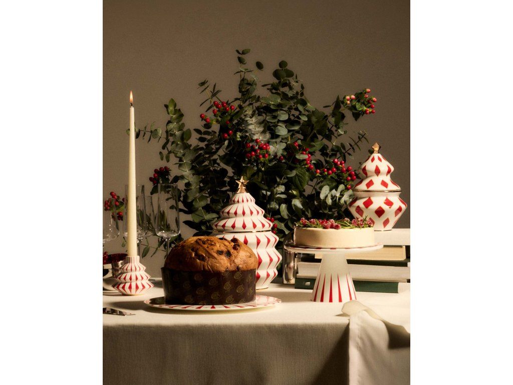 Colecția Delight aranjată pe masa de Crăciun - Alessi