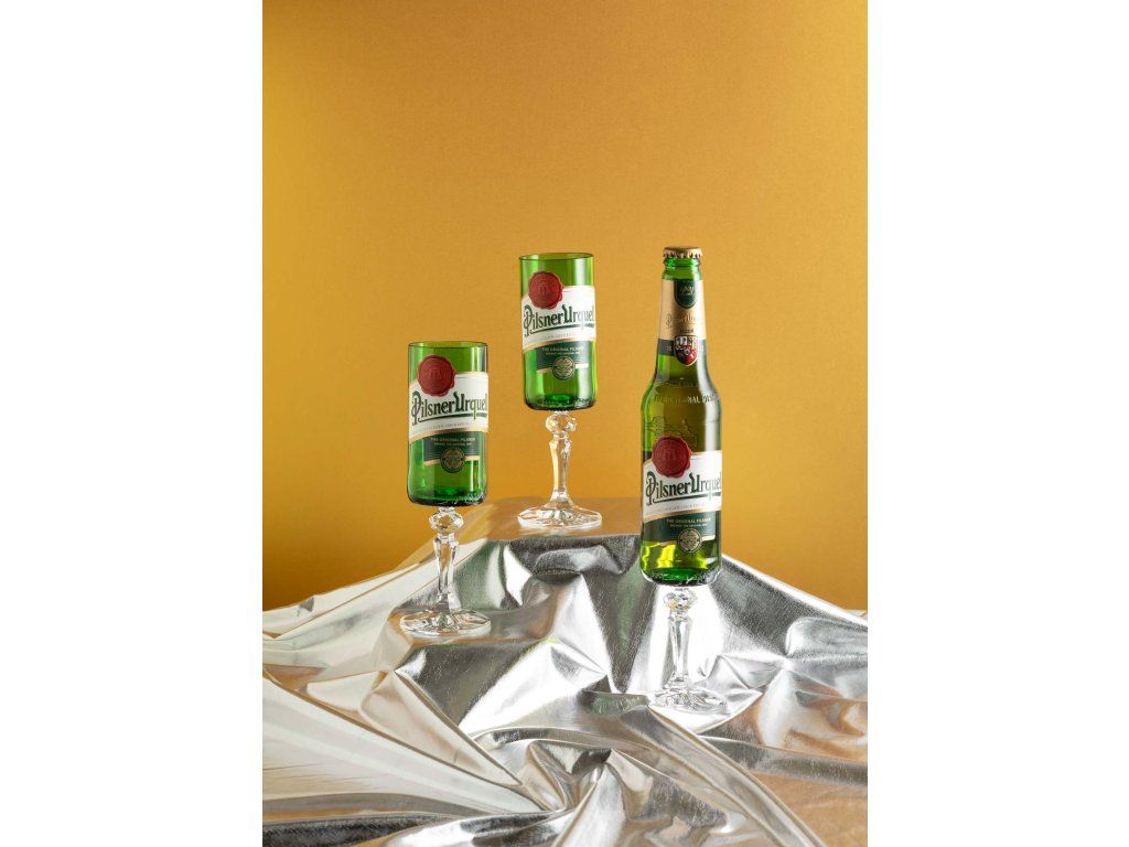 SKLENICE re-design Pilsner Urquel - edice DRUNK GLASSES, 1ks