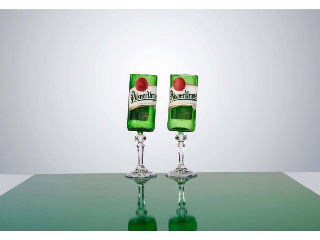 SKLENICE re-design Pilsner Urquel - edice DRUNK GLASSES, 1ks